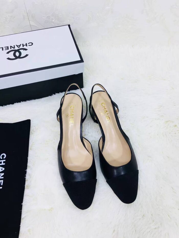 Sapato Chanel Two-Tone Slingback Pumps - Loja Must Have