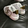 Tênis sneaker Time Out Logo Louis Vuitton - Loja Must Have
