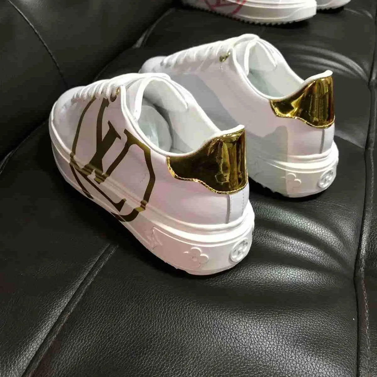Tênis sneaker Time Out Logo Louis Vuitton - Loja Must Have