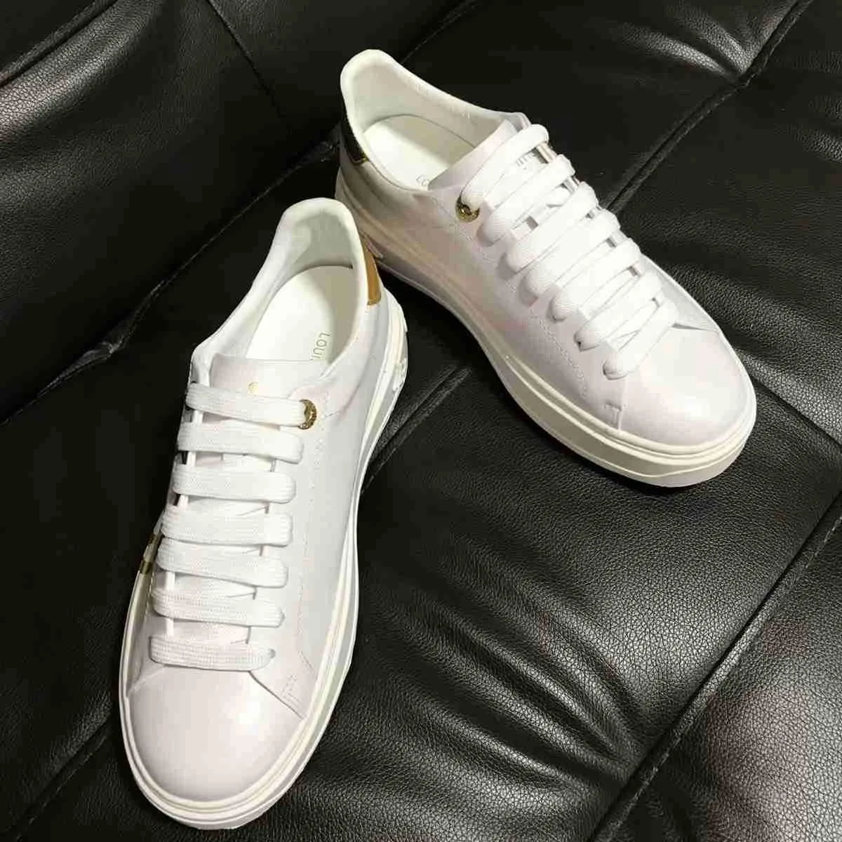 Tênis sneaker Time Out Logo Louis Vuitton - Loja Must Have