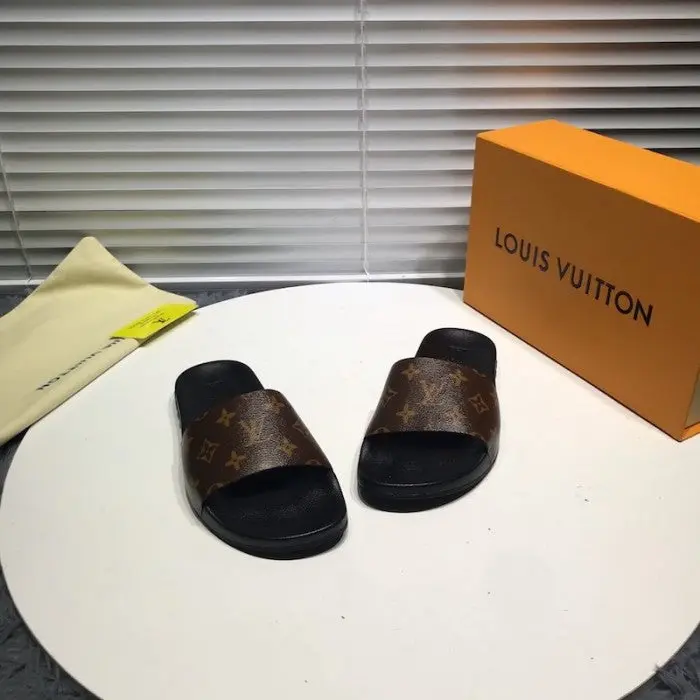 Chinelo Louis Vuitton Mule Waterfront 1A3PRW - GVimport